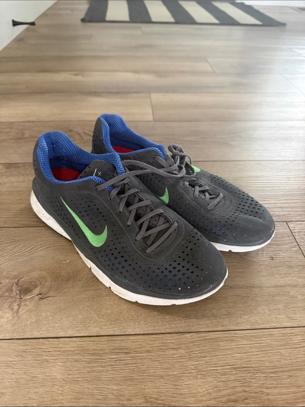 Men’s Nike Free Run - Charcoal Gray - size 7.5